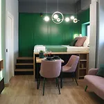 Green Sunnyside Studio - Central Location